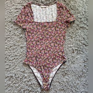 SO Floral Bodysuit, size M